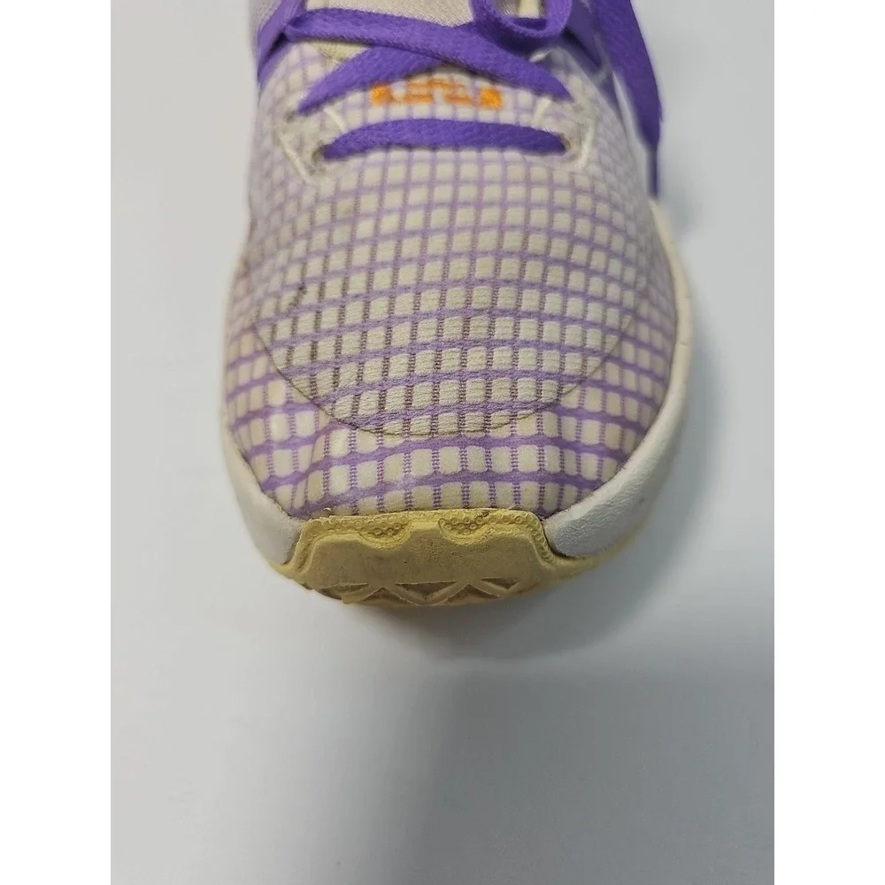 NIKE LEBRON WITNESS 7 SHOES SIZE 5Y YOUTH‎ GRAPE ORANGE